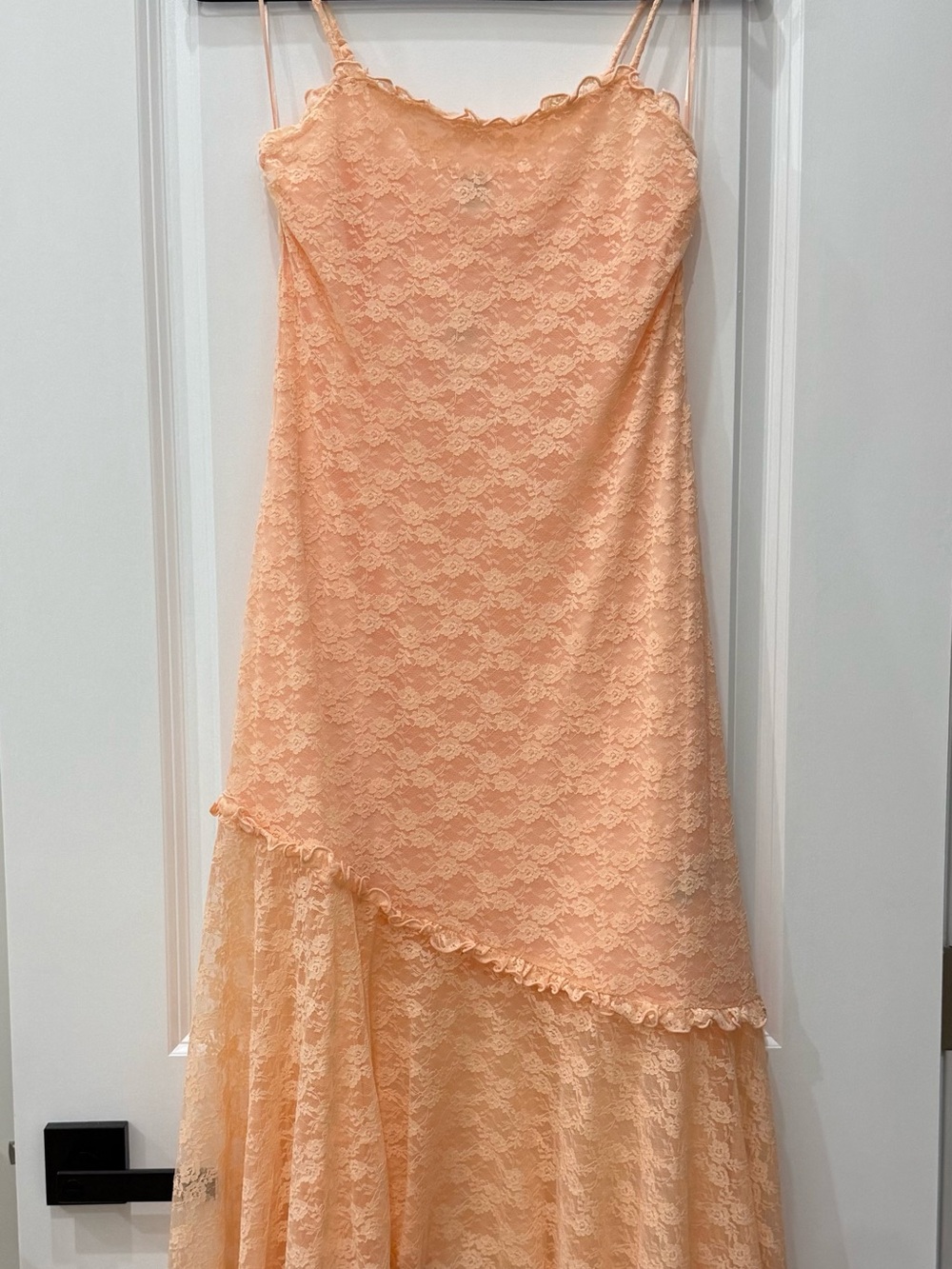 Lace Slip midi in Peach